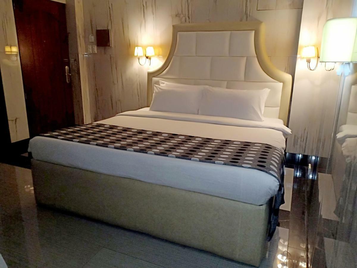 Belgian Suites Manila Kültér fotó